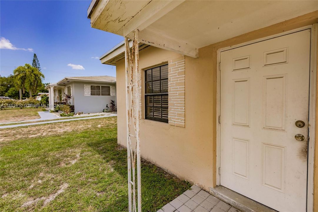 Недавно продано: $339,900 (2 спален, 1 ванн, 848 Квадратных фут)