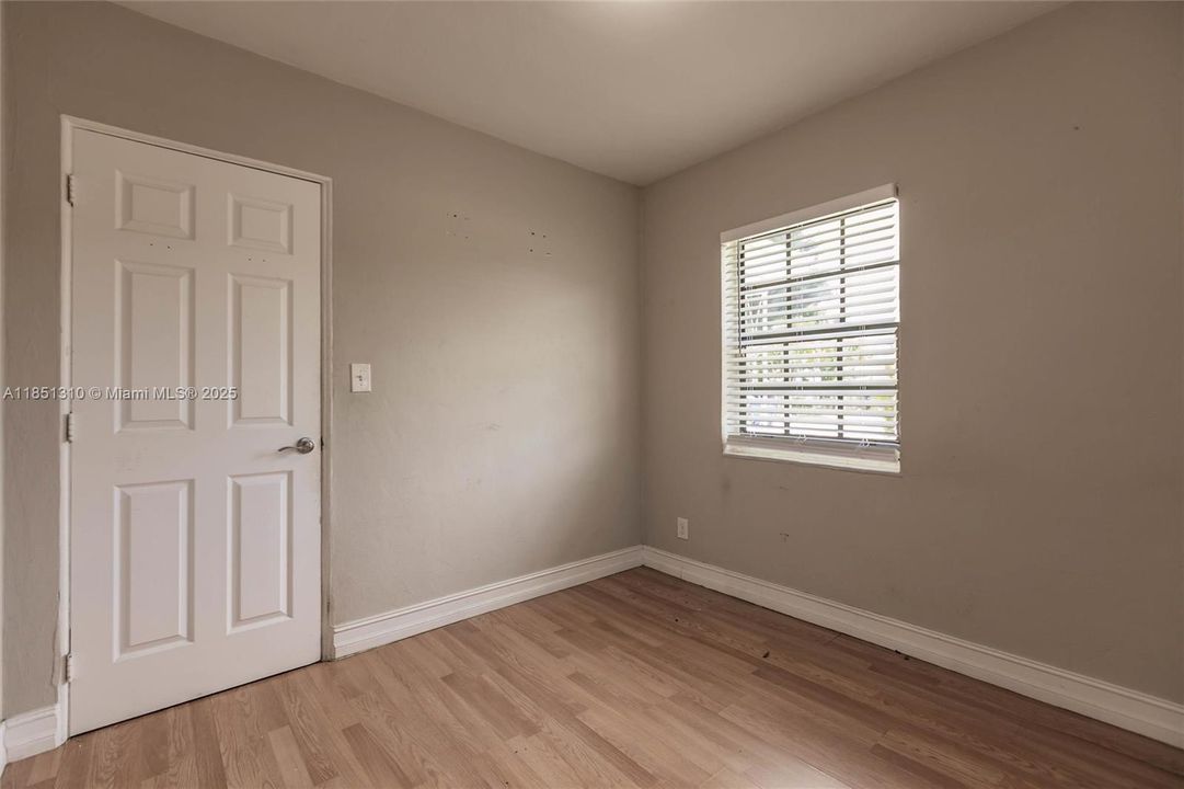 Недавно продано: $339,900 (2 спален, 1 ванн, 848 Квадратных фут)