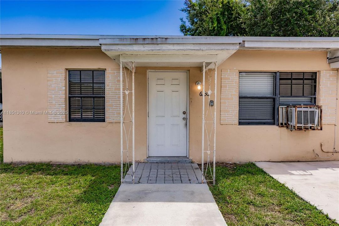 Недавно продано: $339,900 (2 спален, 1 ванн, 848 Квадратных фут)