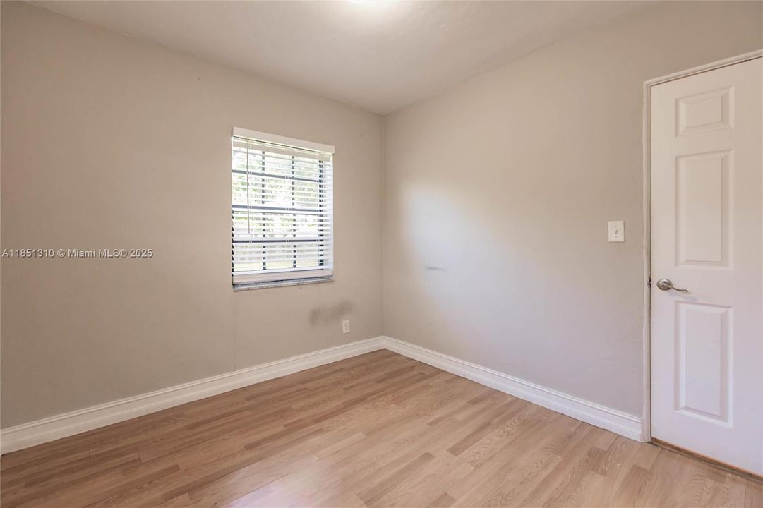 Недавно продано: $339,900 (2 спален, 1 ванн, 848 Квадратных фут)