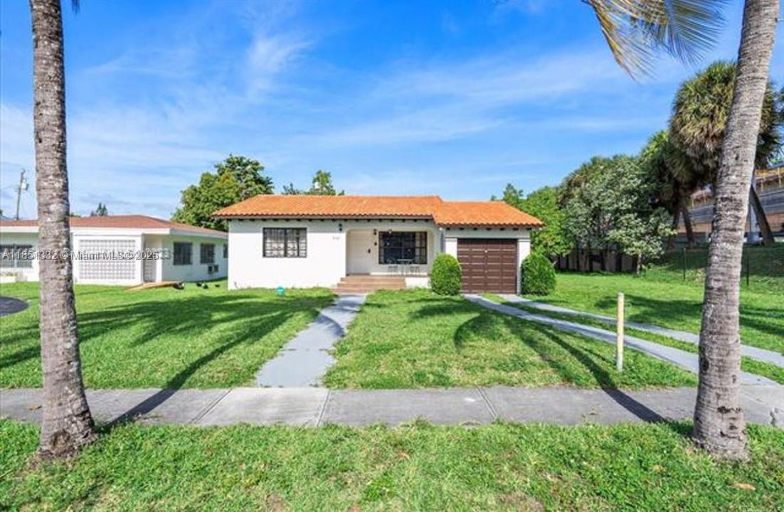En Venta: $675,000 (3 camas, 3 baños, 1322 Pies cuadrados)
