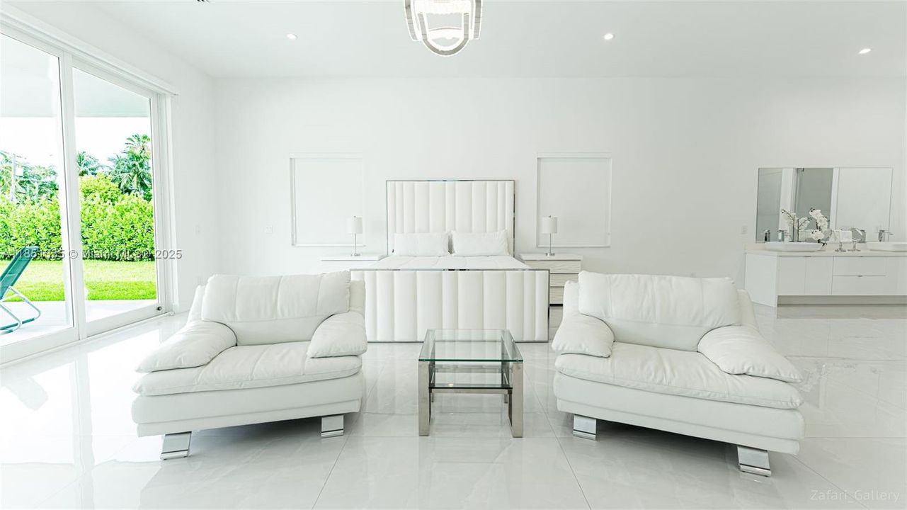 Vendido Recientemente: $3,995,000 (6 camas, 6 baños, 7164 Pies cuadrados)