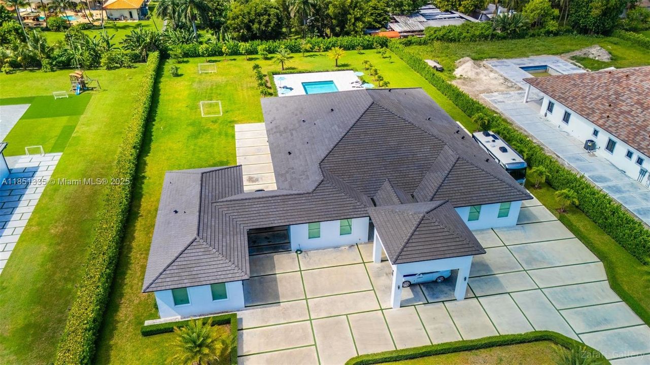 Vendido Recientemente: $3,995,000 (6 camas, 6 baños, 7164 Pies cuadrados)