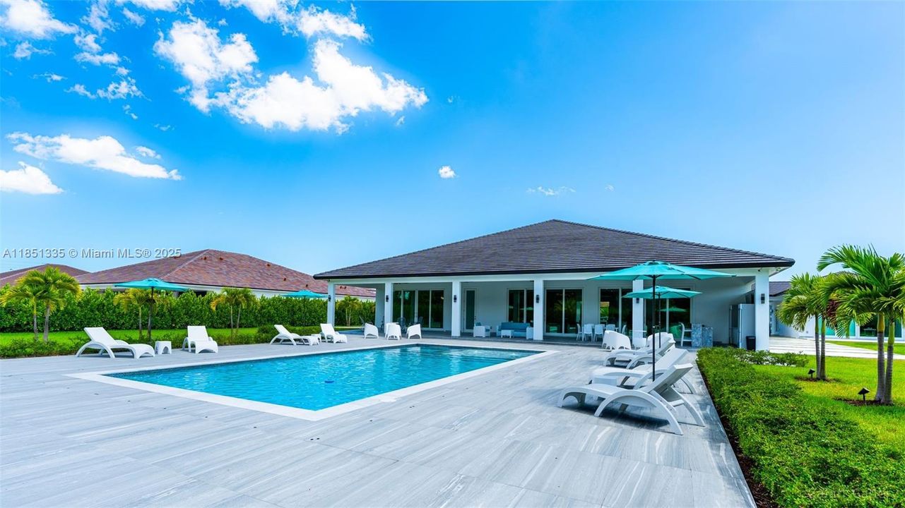 Vendido Recientemente: $3,995,000 (6 camas, 6 baños, 7164 Pies cuadrados)