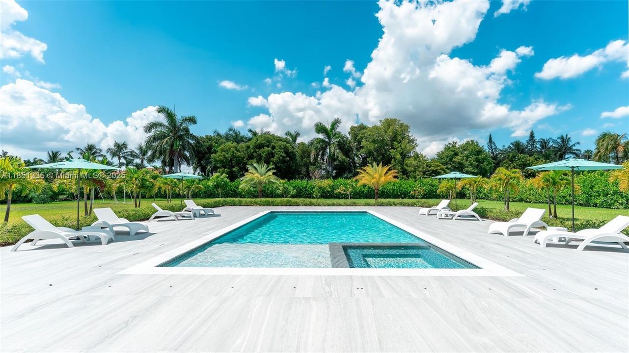 Vendido Recientemente: $3,995,000 (6 camas, 6 baños, 7164 Pies cuadrados)