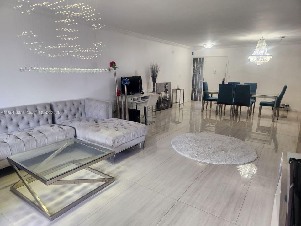 For Sale: $275,000 (2 beds, 2 baths, 1674 Square Feet)