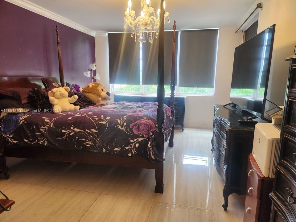 For Sale: $275,000 (2 beds, 2 baths, 1674 Square Feet)