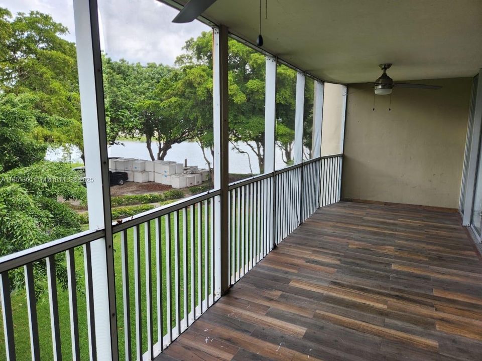 For Sale: $275,000 (2 beds, 2 baths, 1674 Square Feet)