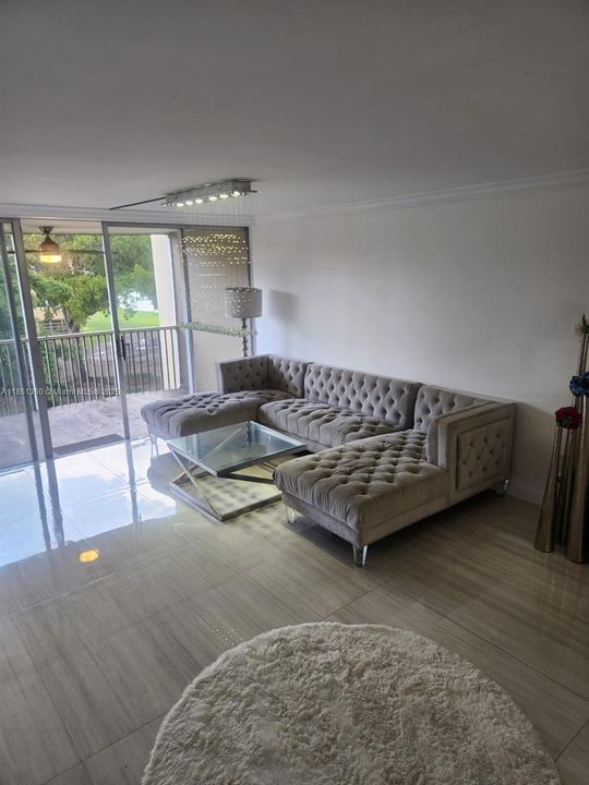 For Sale: $275,000 (2 beds, 2 baths, 1674 Square Feet)