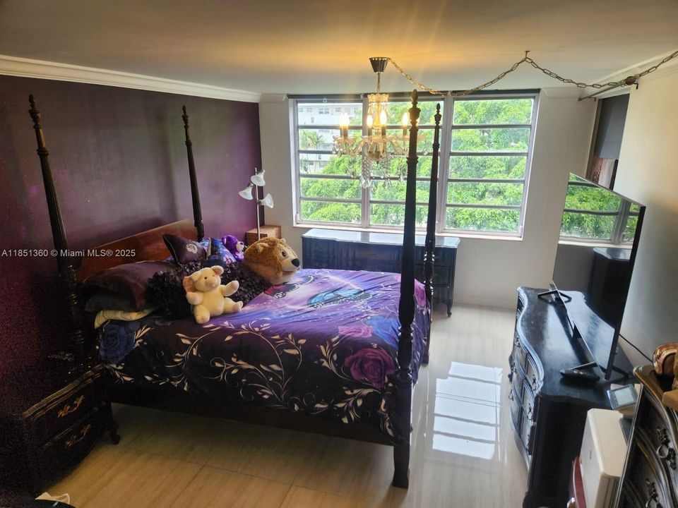 For Sale: $275,000 (2 beds, 2 baths, 1674 Square Feet)