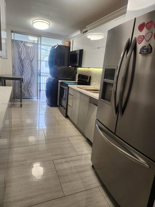 For Sale: $275,000 (2 beds, 2 baths, 1674 Square Feet)