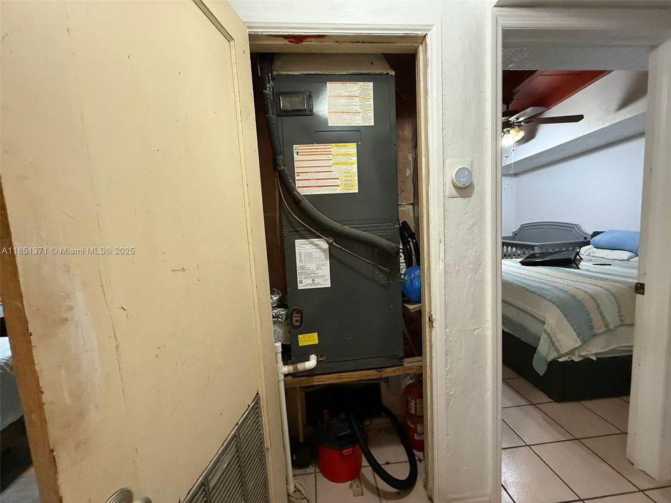 最近售出: $385,000 (3 贝兹, 1 浴室, 1217 平方英尺)