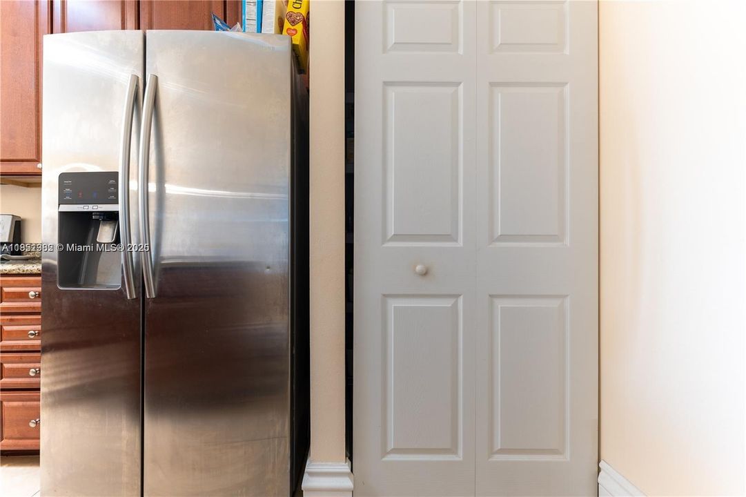 For Sale: $690,000 (2 beds, 2 baths, 1708 Square Feet)