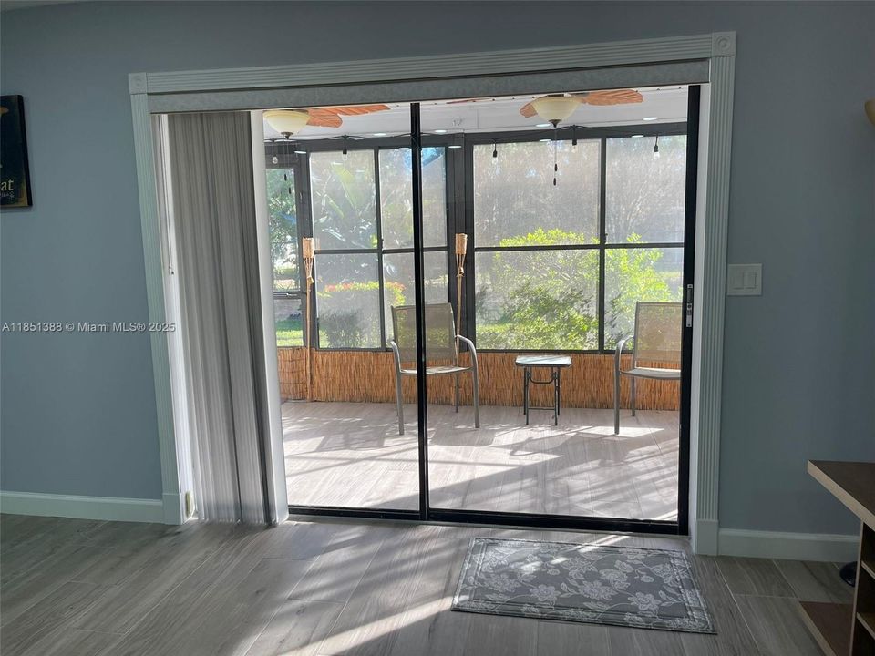 Recently Rented: $1,450 (1 beds, 1 baths, 973 Square Feet)