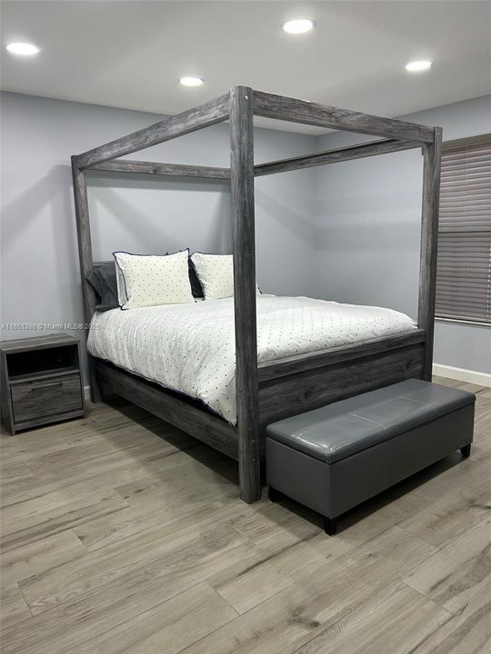 Recently Rented: $1,450 (1 beds, 1 baths, 973 Square Feet)