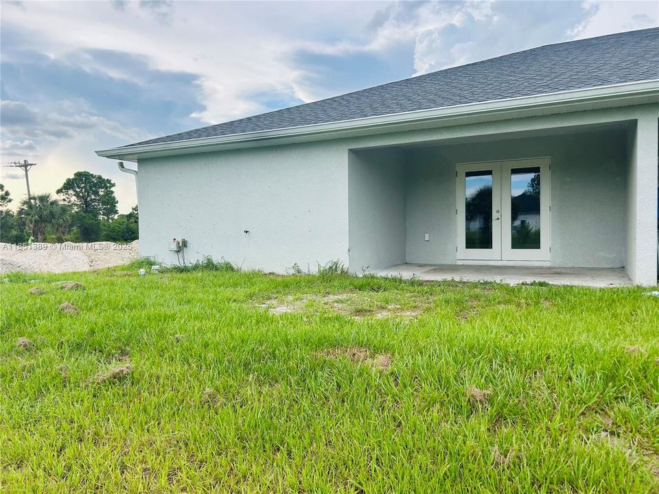 For Rent: $1,900 (3 beds, 2 baths, 1192 Square Feet)