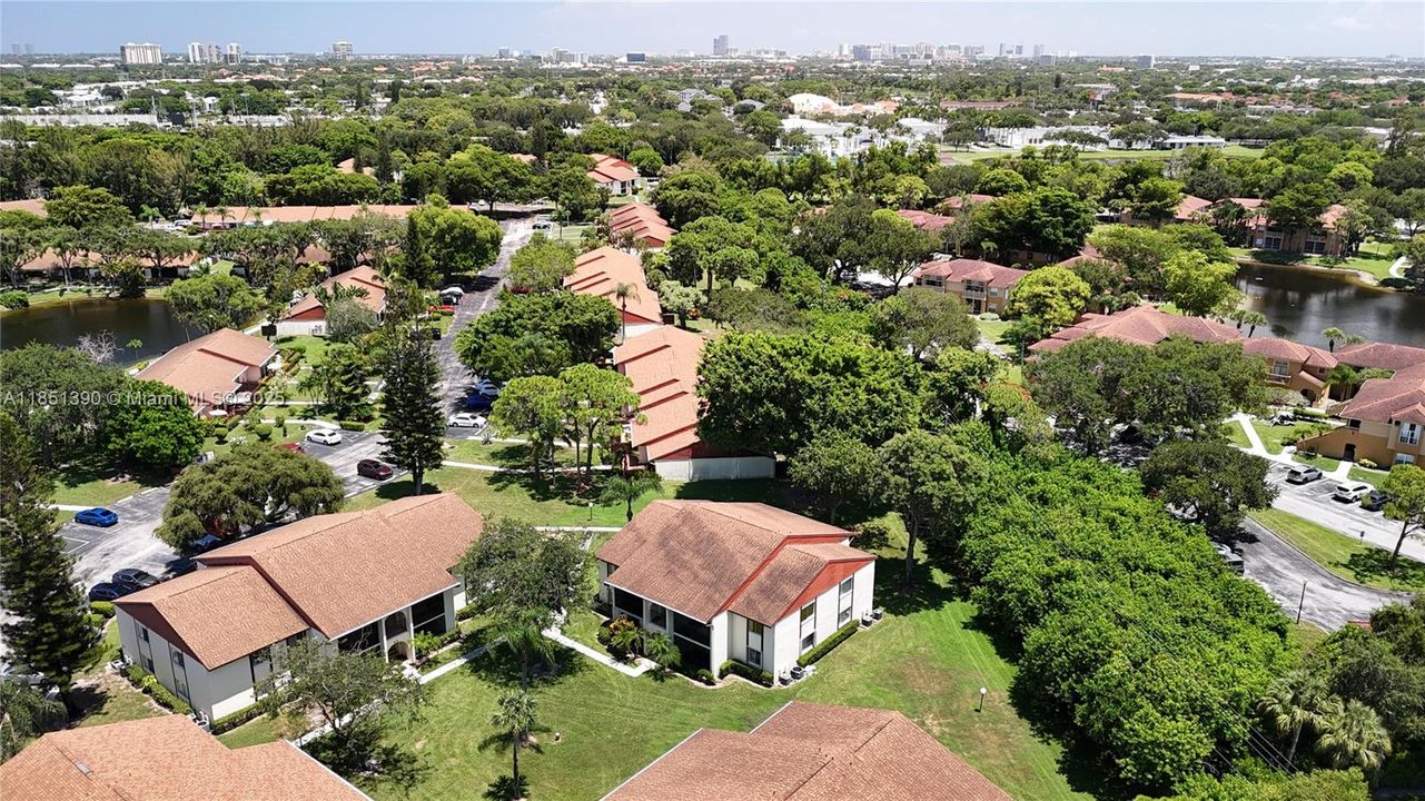 待售: $234,900 (1 贝兹, 1 浴室, 788 平方英尺)