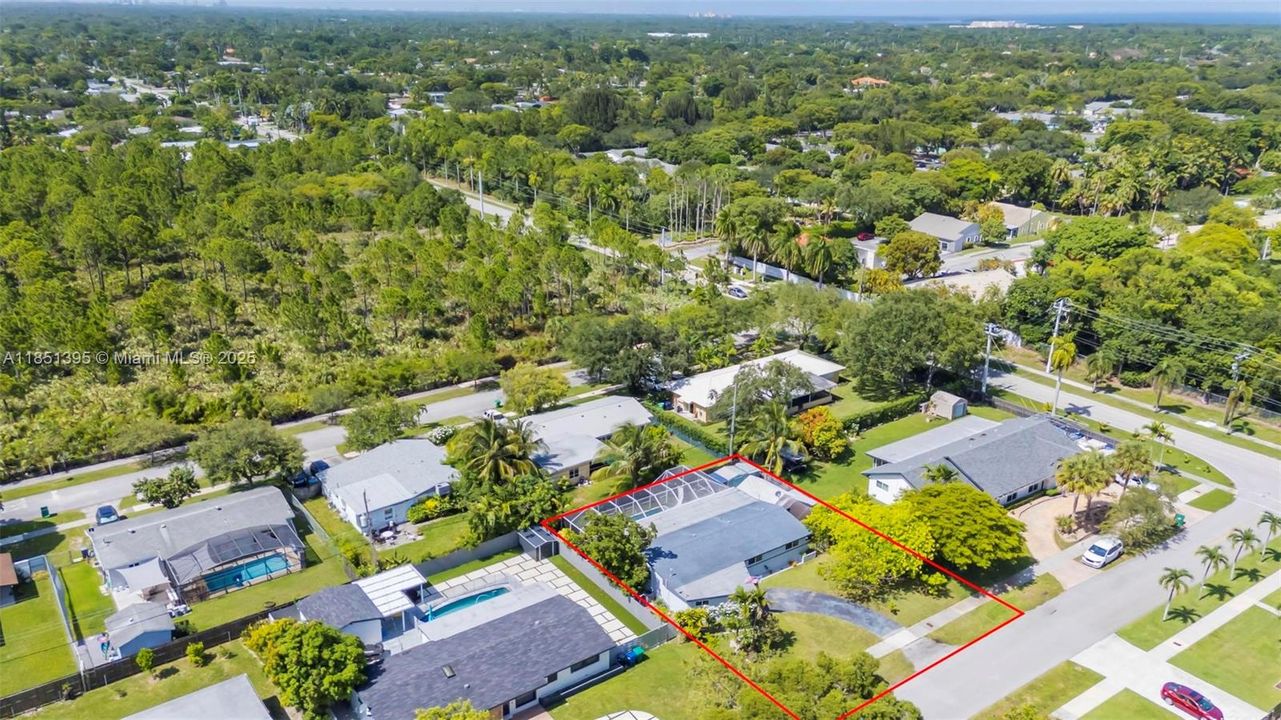 For Sale: $715,000 (3 beds, 2 baths, 1297 Square Feet)