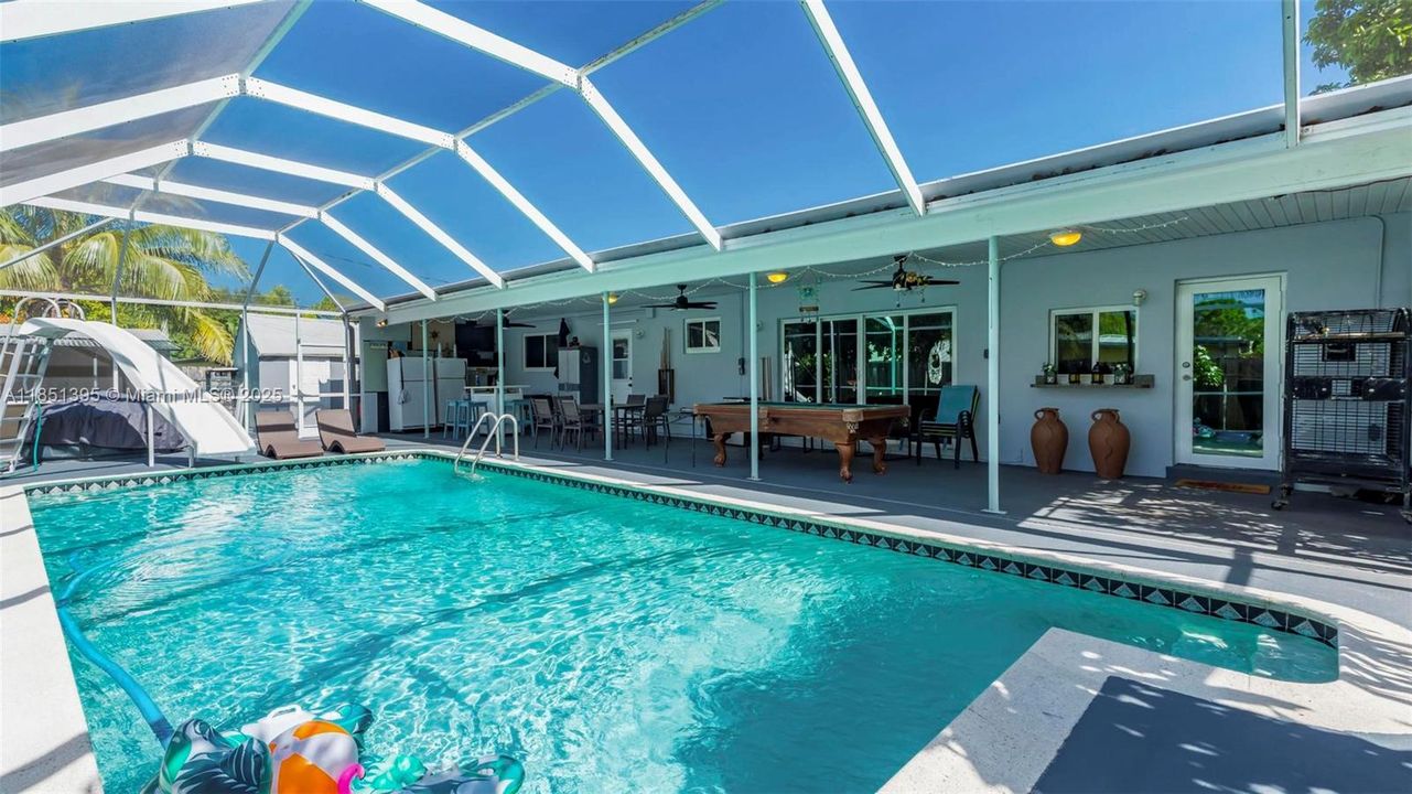 For Sale: $715,000 (3 beds, 2 baths, 1297 Square Feet)