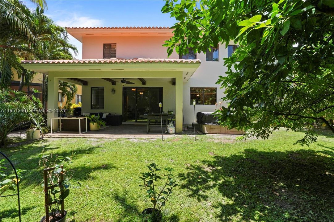 For Sale: $930,000 (5 beds, 4 baths, 3399 Square Feet)