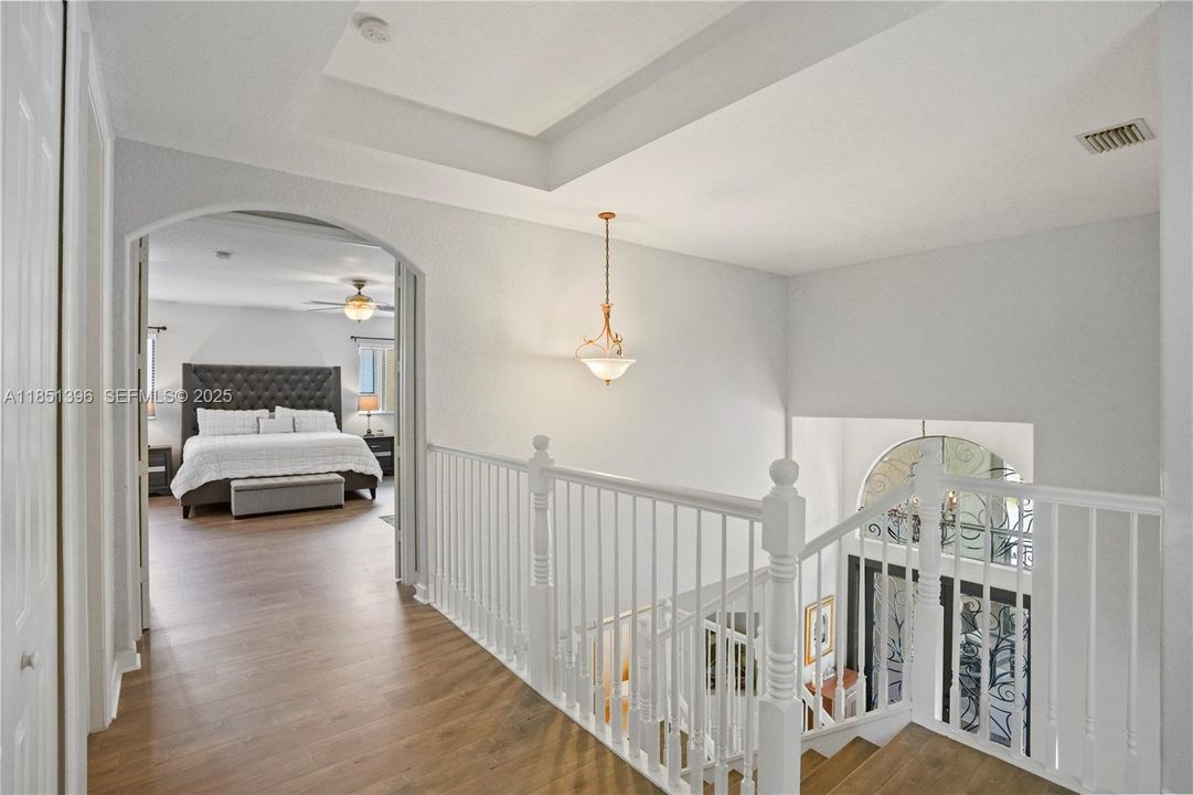 For Sale: $930,000 (5 beds, 4 baths, 3399 Square Feet)