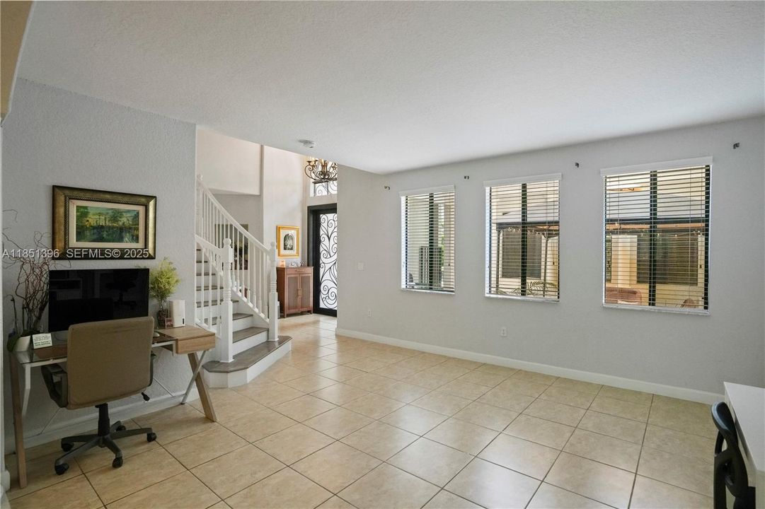 For Sale: $930,000 (5 beds, 4 baths, 3399 Square Feet)