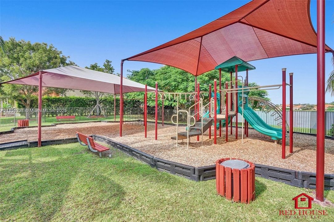 For Sale: $930,000 (5 beds, 4 baths, 3399 Square Feet)