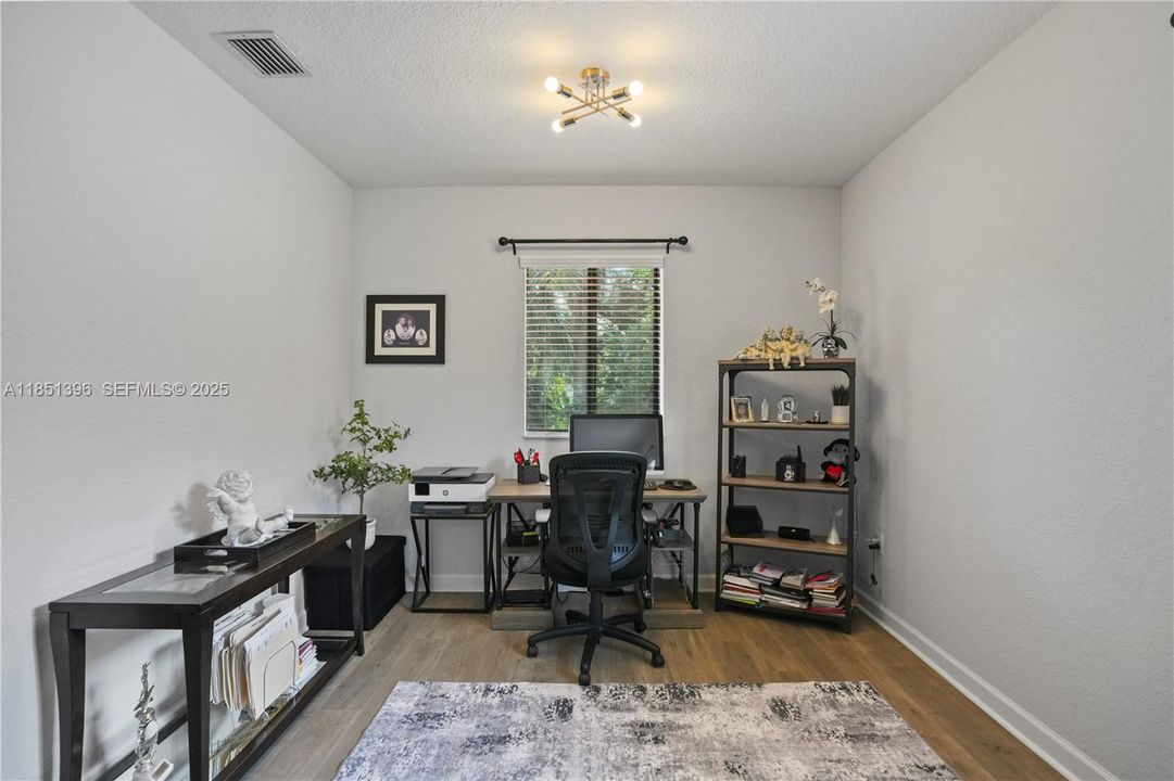 For Sale: $930,000 (5 beds, 4 baths, 3399 Square Feet)