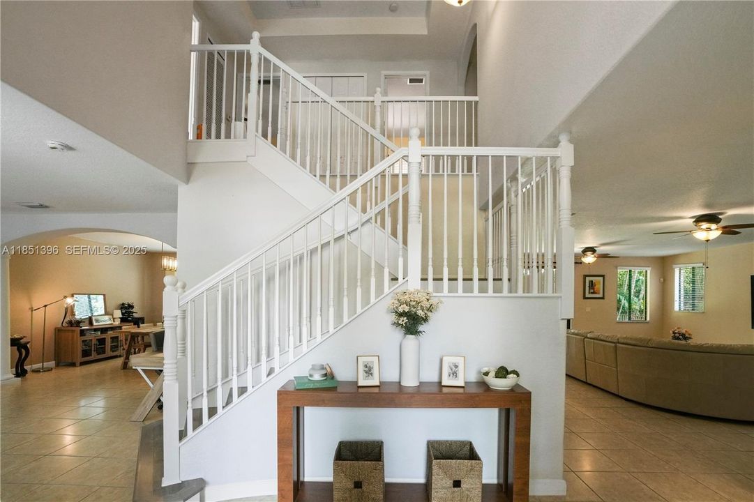 For Sale: $930,000 (5 beds, 4 baths, 3399 Square Feet)