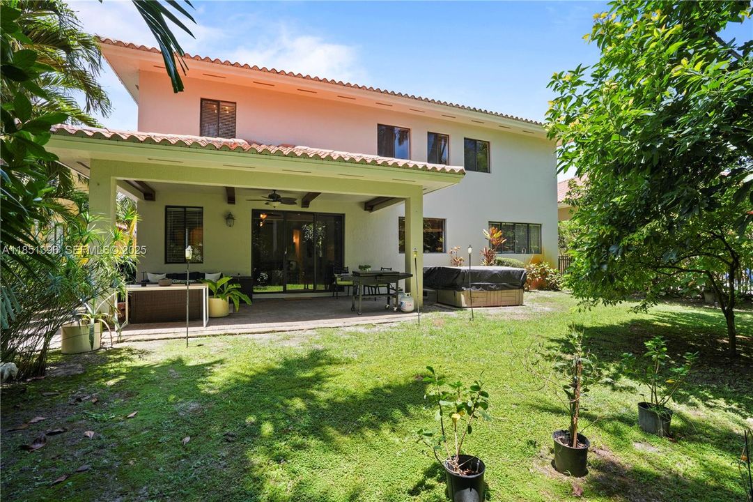 For Sale: $930,000 (5 beds, 4 baths, 3399 Square Feet)