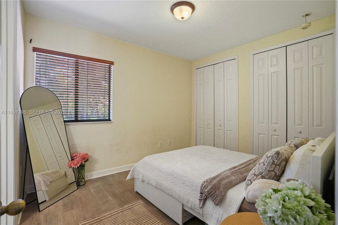 For Sale: $930,000 (5 beds, 4 baths, 3399 Square Feet)