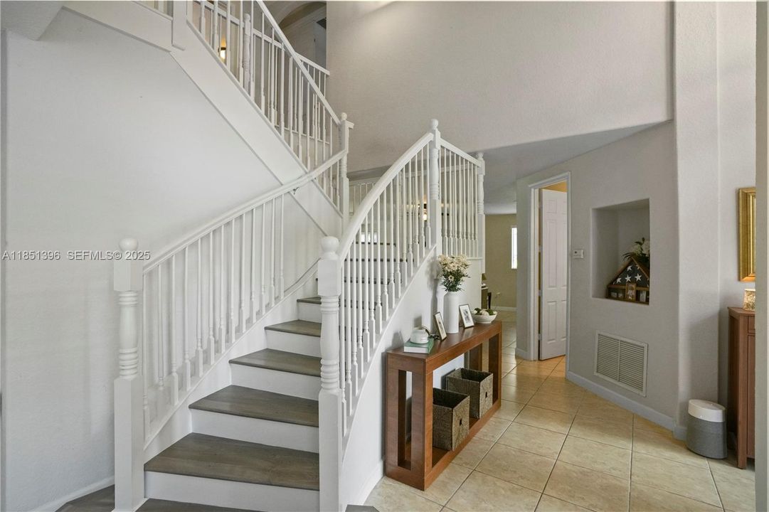 For Sale: $930,000 (5 beds, 4 baths, 3399 Square Feet)