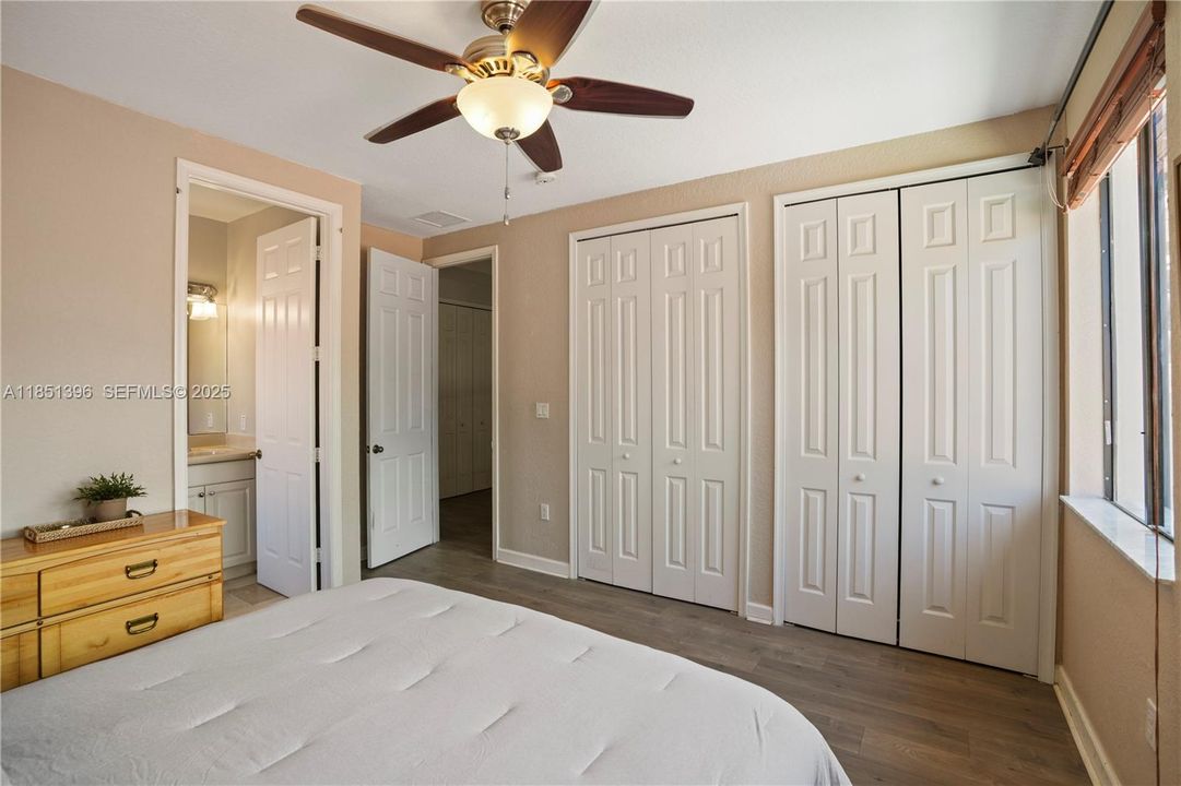 For Sale: $930,000 (5 beds, 4 baths, 3399 Square Feet)