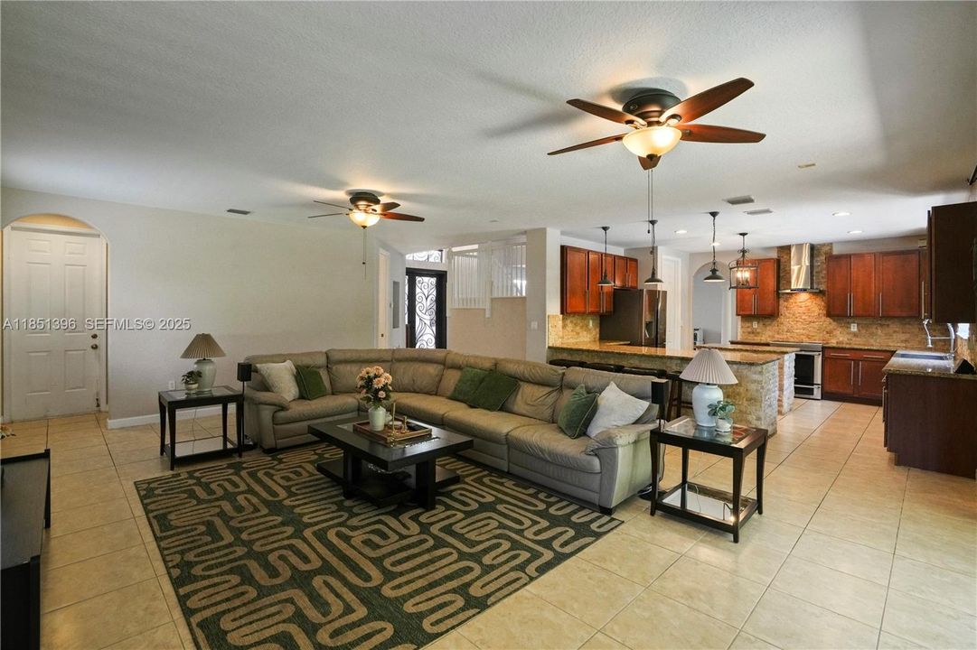 For Sale: $930,000 (5 beds, 4 baths, 3399 Square Feet)