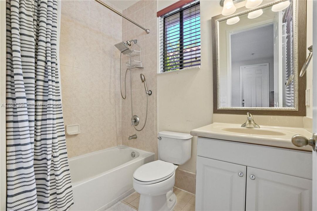 For Sale: $930,000 (5 beds, 4 baths, 3399 Square Feet)