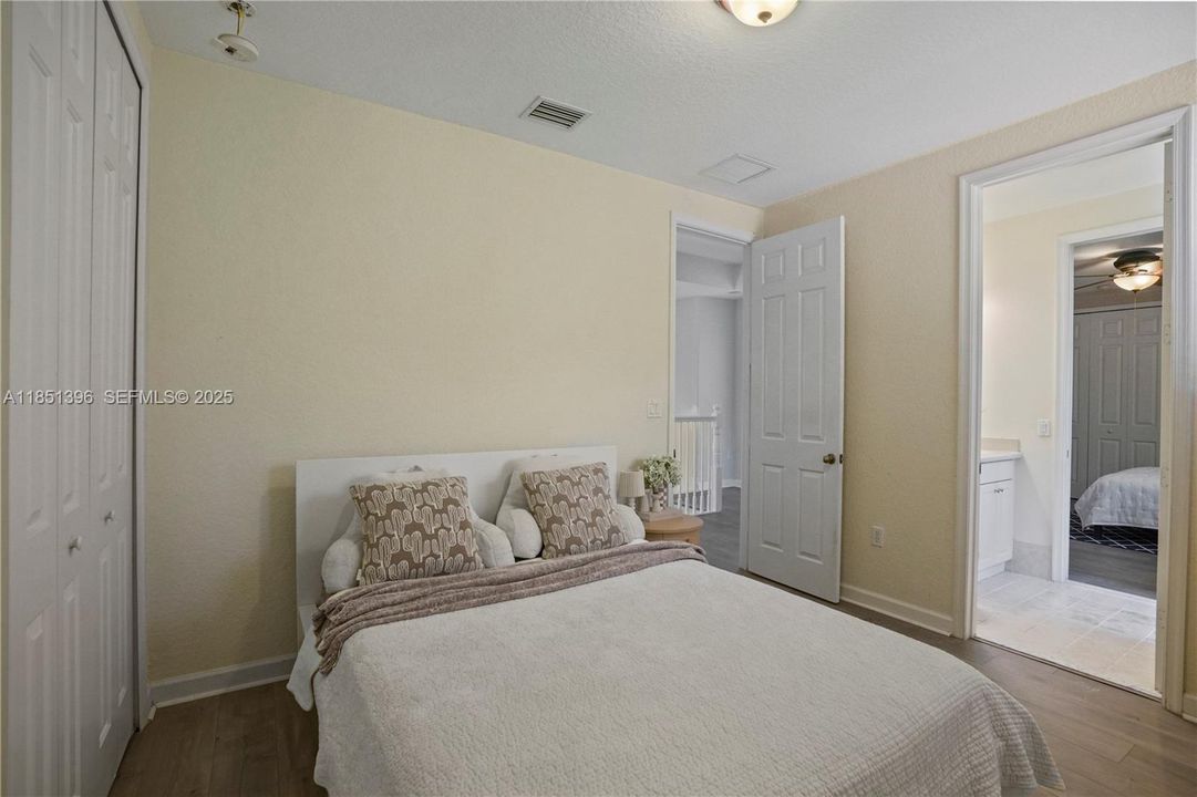 For Sale: $930,000 (5 beds, 4 baths, 3399 Square Feet)