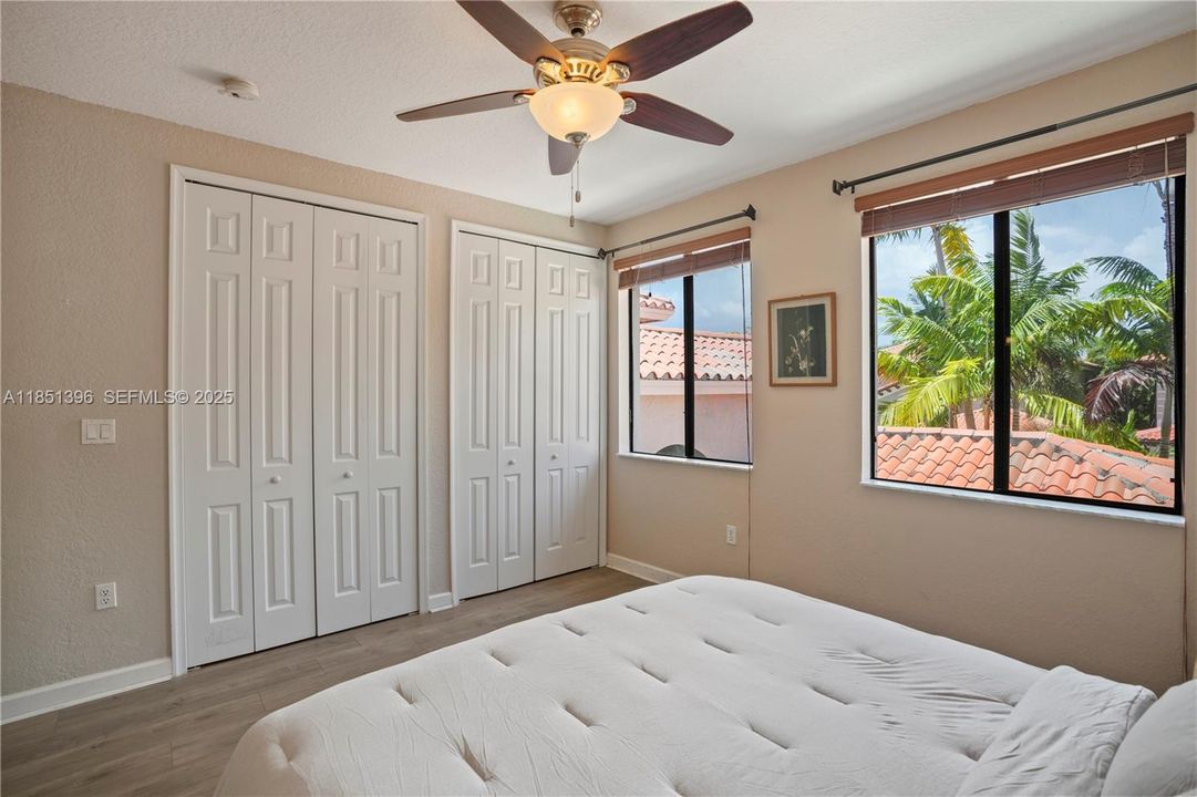 For Sale: $930,000 (5 beds, 4 baths, 3399 Square Feet)