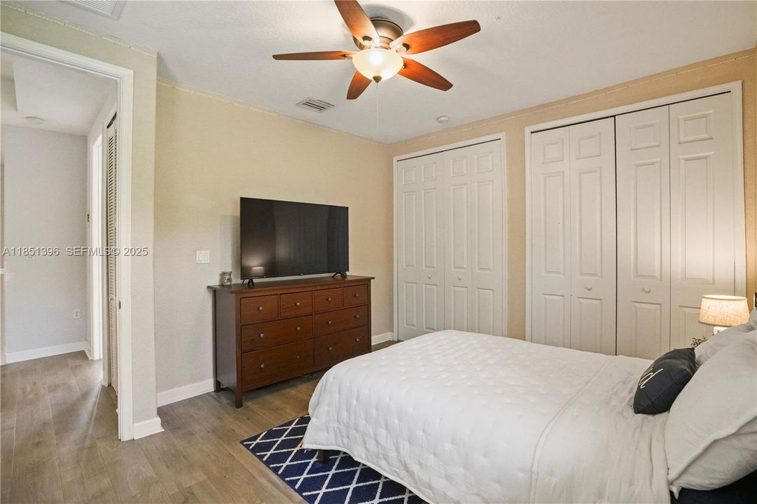 For Sale: $930,000 (5 beds, 4 baths, 3399 Square Feet)