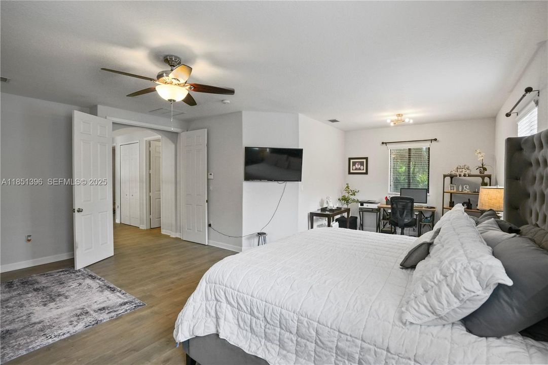 For Sale: $930,000 (5 beds, 4 baths, 3399 Square Feet)