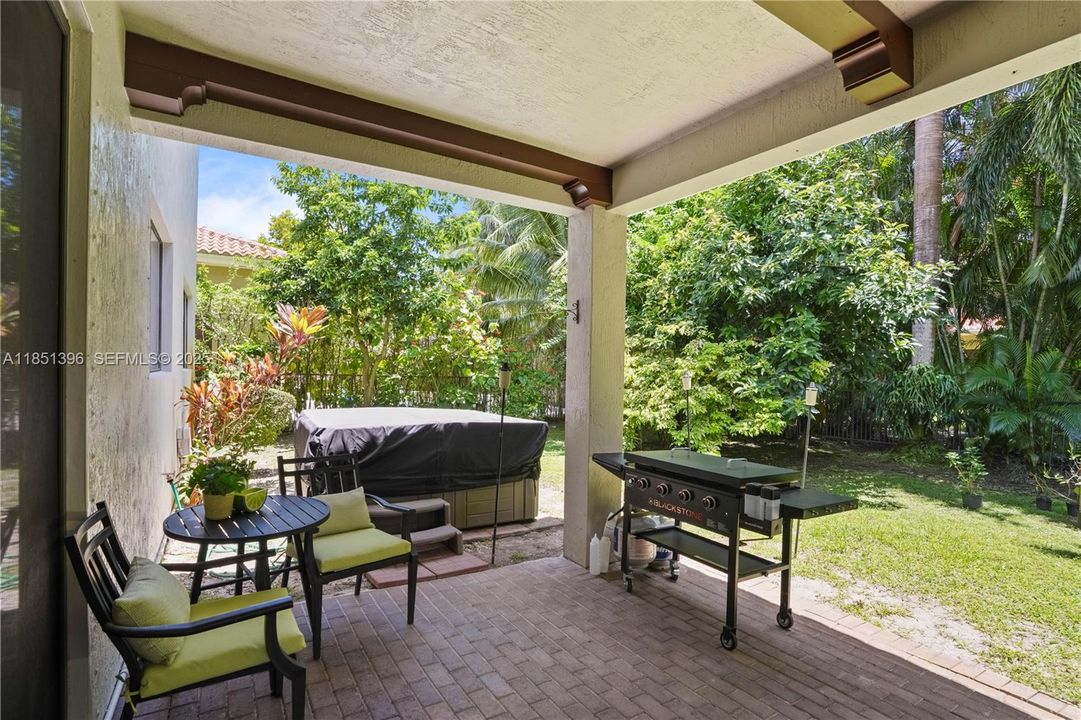 For Sale: $930,000 (5 beds, 4 baths, 3399 Square Feet)