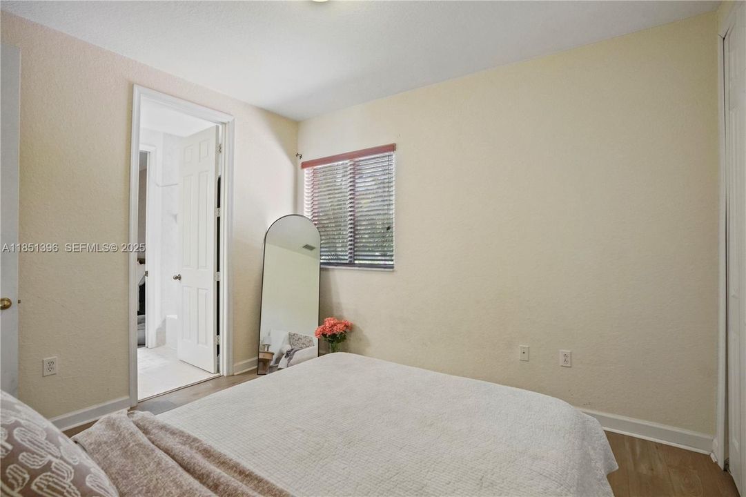 For Sale: $930,000 (5 beds, 4 baths, 3399 Square Feet)