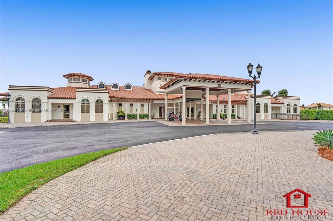 For Sale: $930,000 (5 beds, 4 baths, 3399 Square Feet)