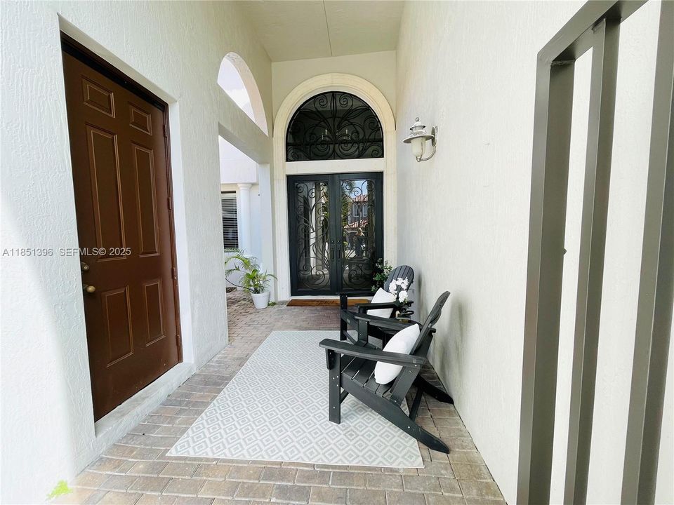 For Sale: $930,000 (5 beds, 4 baths, 3399 Square Feet)