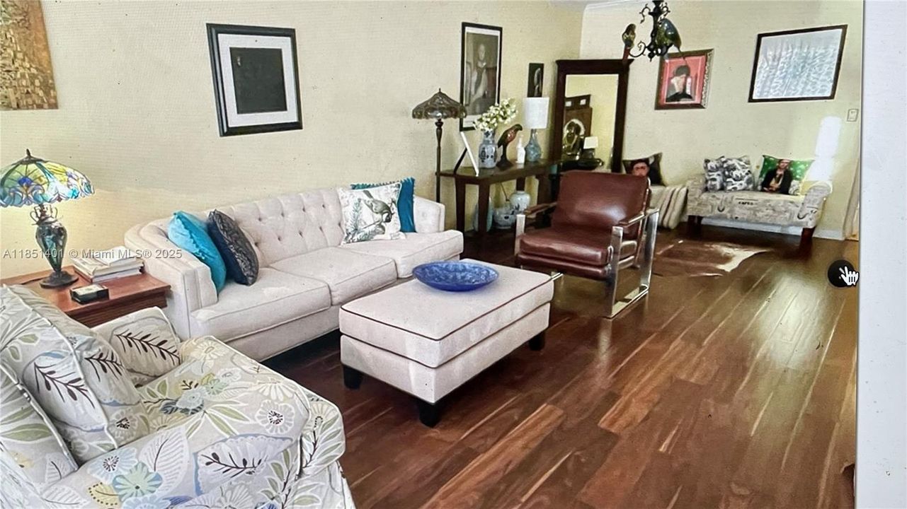 Recientemente alquilado: $1,600 (1 camas, 1 baños, 900 Pies cuadrados)