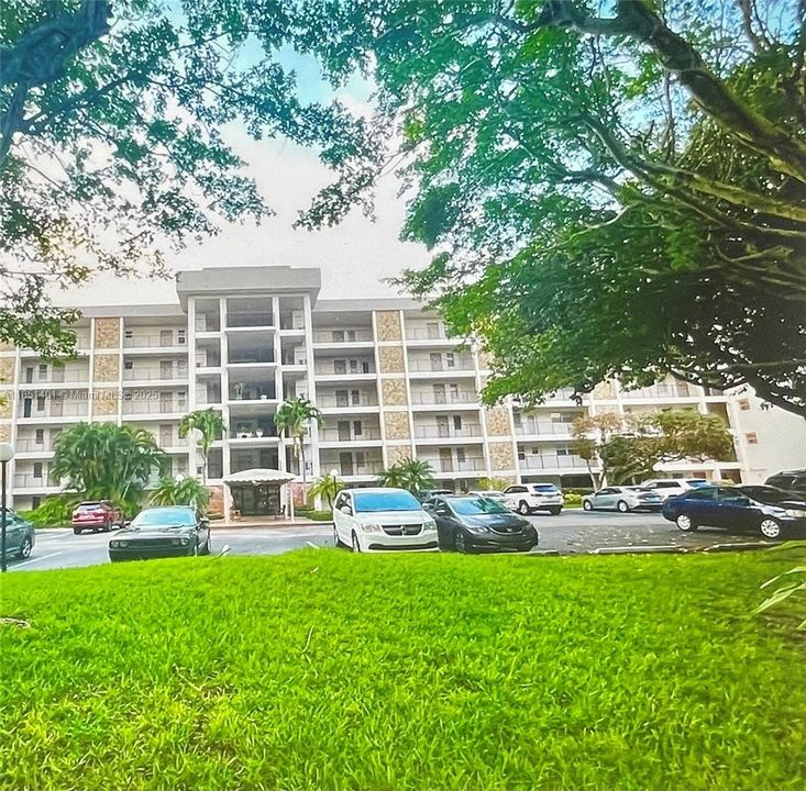 Recientemente alquilado: $1,600 (1 camas, 1 baños, 900 Pies cuadrados)