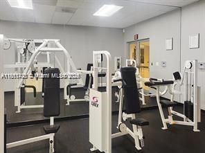 For Sale: $335,000 (1 beds, 1 baths, 1005 Square Feet)