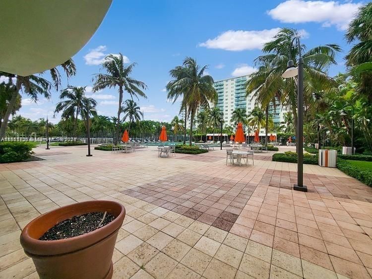 POOL VIEW ALSO HAS TENNIS ARE