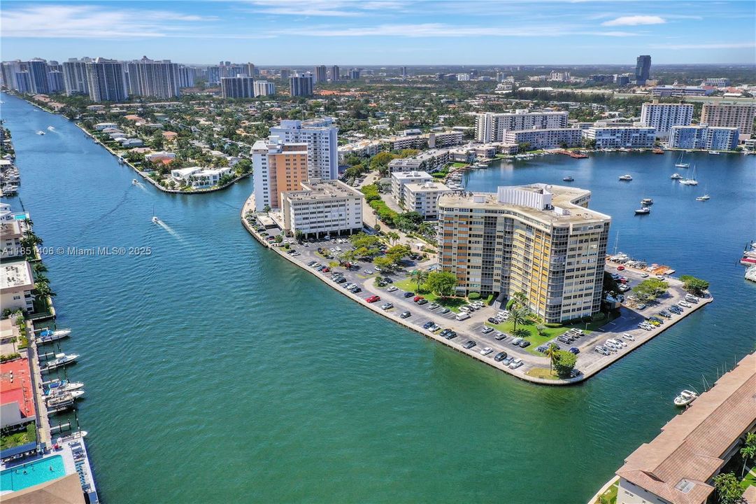 Recently Sold: $285,000 (2 beds, 2 baths, 1360 Square Feet)