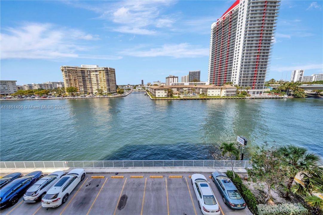 Recently Sold: $285,000 (2 beds, 2 baths, 1360 Square Feet)