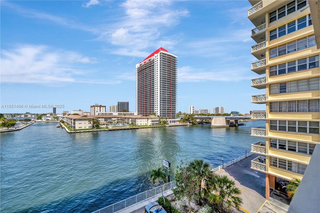 Recently Sold: $285,000 (2 beds, 2 baths, 1360 Square Feet)